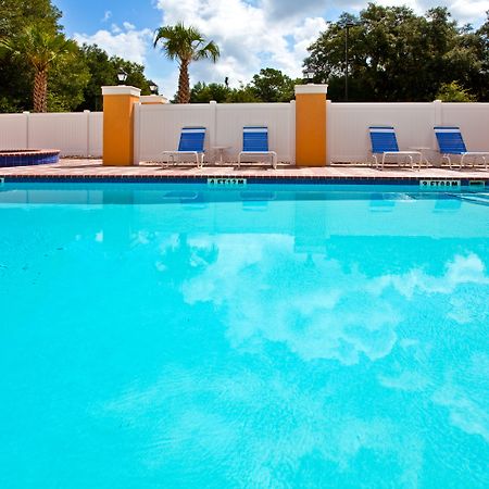 Holiday Inn Express Hotel & Suites Brooksville-I-75 By Ihg Ridge Manor Exterior foto