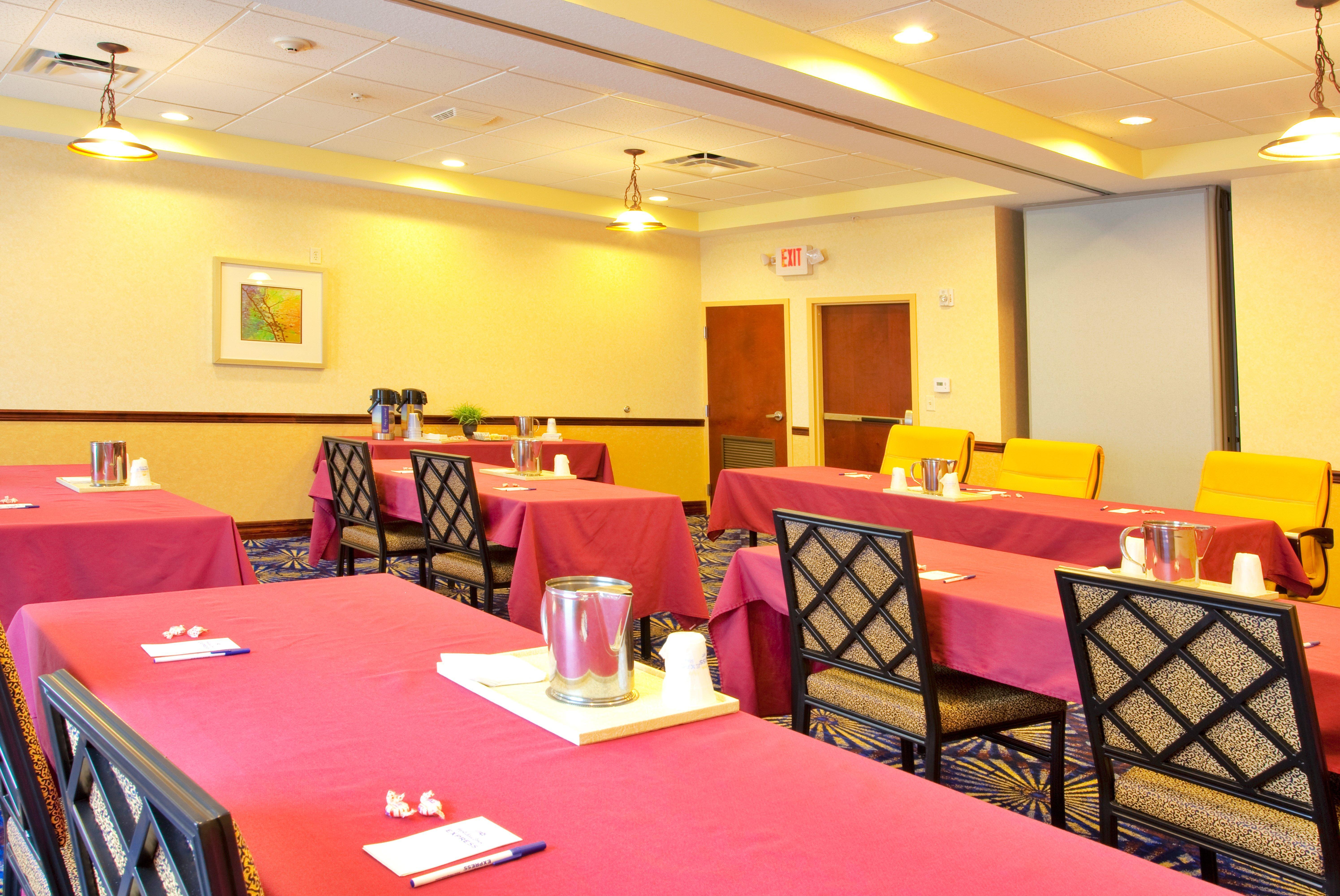 Holiday Inn Express Hotel & Suites Brooksville-I-75 By Ihg Ridge Manor Exterior foto